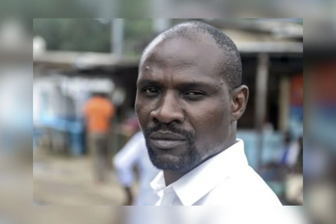 Entretien avec l'écrivain gabonais Janis Otsiemi