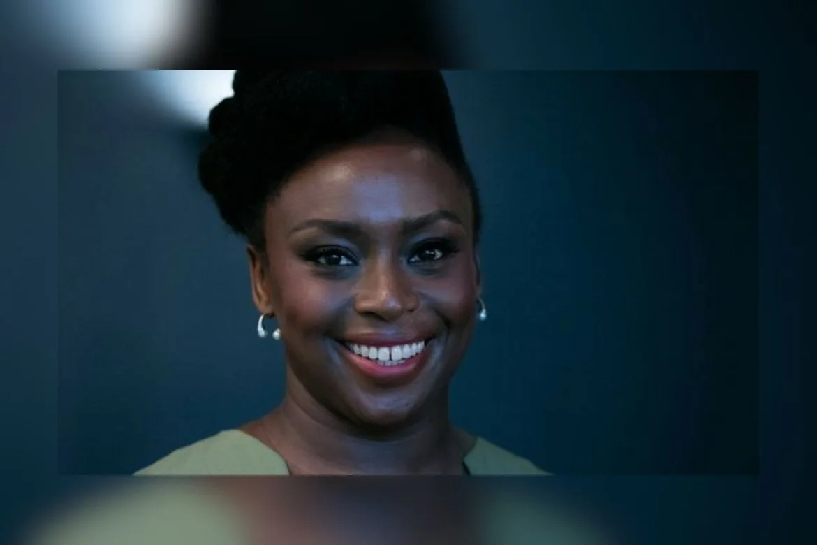 La twittosphère « afro-feministe » réagit aux propos de Chimamanda Ngozi sur l’afro-féminisme