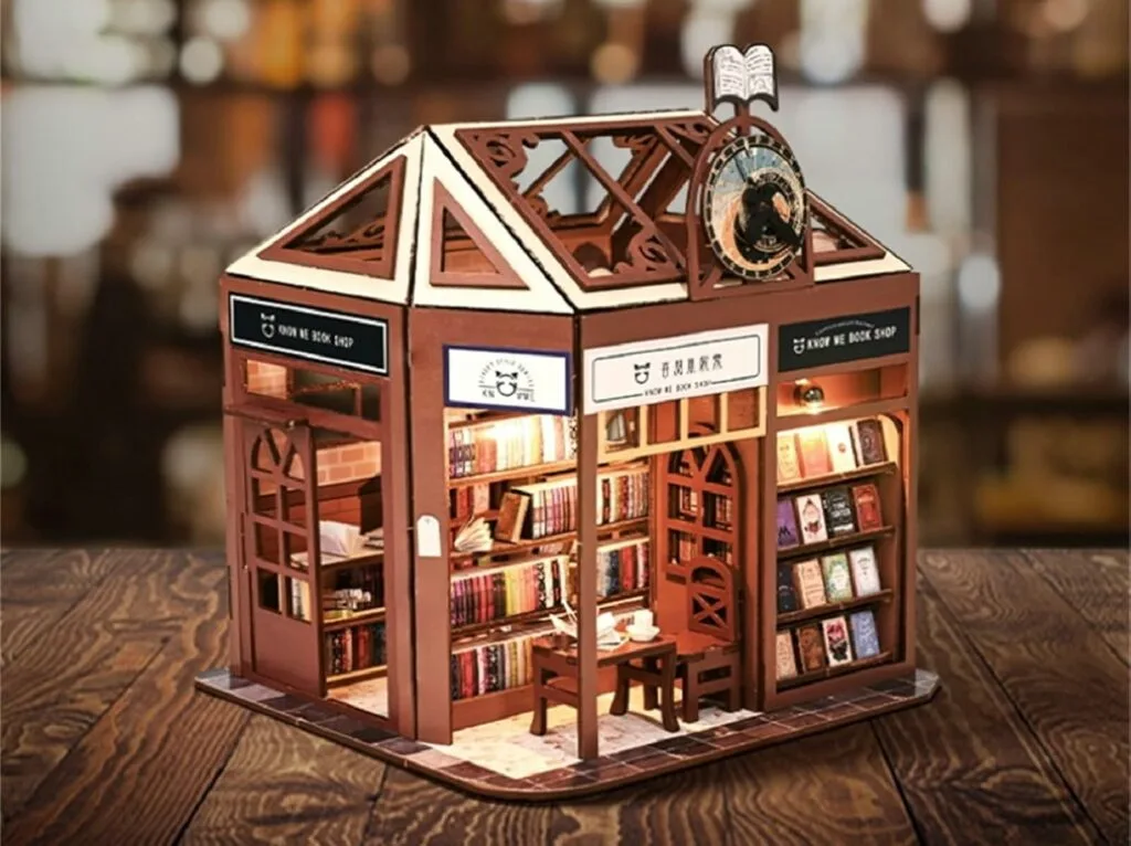 8 objets décoratifs en forme de livre pour sublimer votre intérieur 
