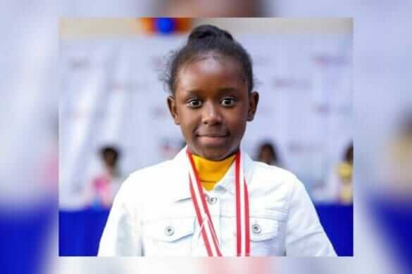 Racheal Nafula reçoit le prix Mashujaa wa Kusoma pour son exploit de 1 178 livres lus en trois mois